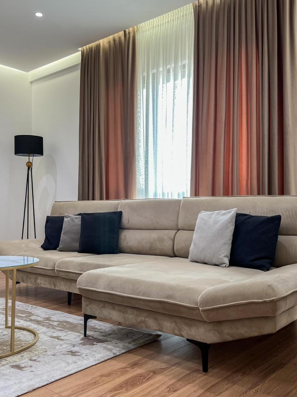 Lux Apartment At Arlis Tirana Exterior photo